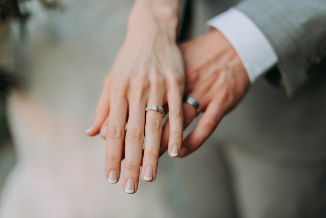 Jak zamówić obrączki ślubne online – poradnik dla par